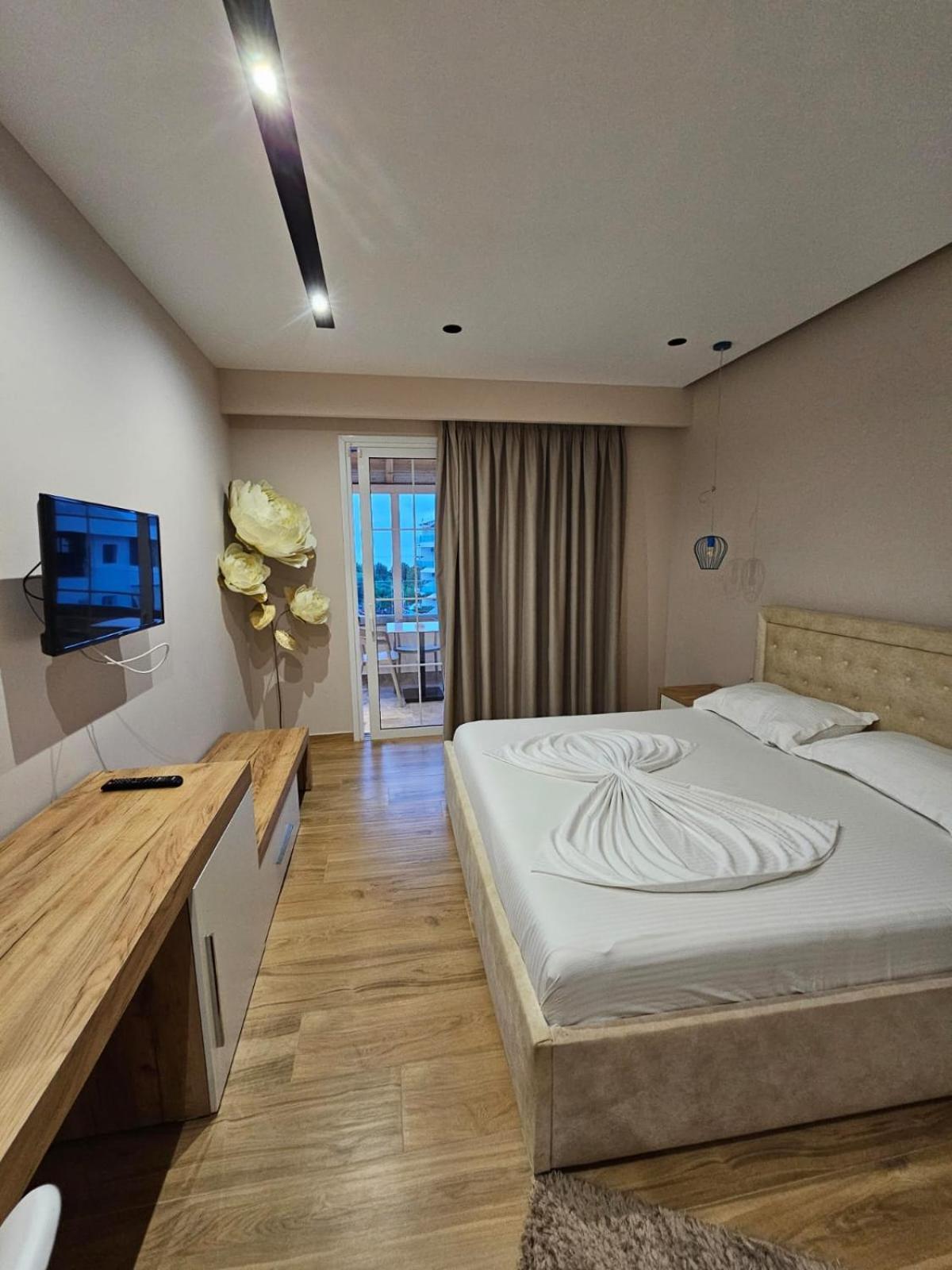 Hotel Ioni-An Ксамил Экстерьер фото